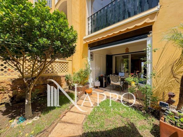 Dúplex en venta en Baleares Calvià, Santa Ponça. Elegante dúplex exterior con terraza privada. Dúplex.