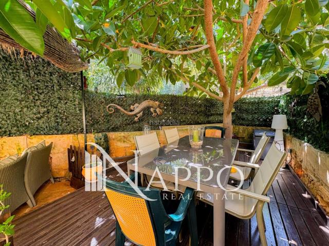 Dúplex en venta en Baleares Calvià, Santa Ponça. Elegante dúplex exterior con terraza privada. Dúplex.