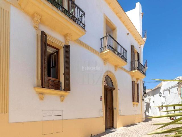 Dúplex en venta en Baleares Ibiza, Dalt Vila La Marina. Dúplex histórico con vistas al puerto en el casco antiguo de Ibiza. Dúplex.