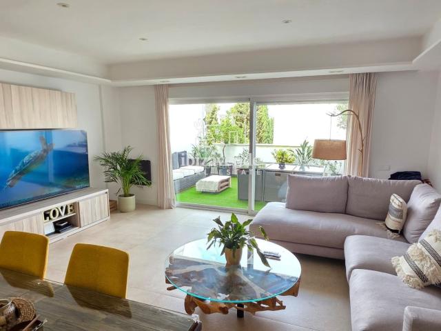 Dúplex en venta en Baleares Santa Eulària, Roca Llisa. Dúplex moderno con terraza y piscina en Roca Llisa. Dúplex Santa.