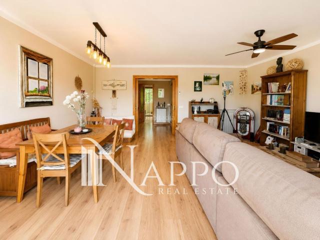 Dúplex en venta en Baleares Palma de Mallorca, El Secar de la Real. Encantador piso tríplex con garaje y trastero en el centro de Secar de La Real. Dúplex Palma de.