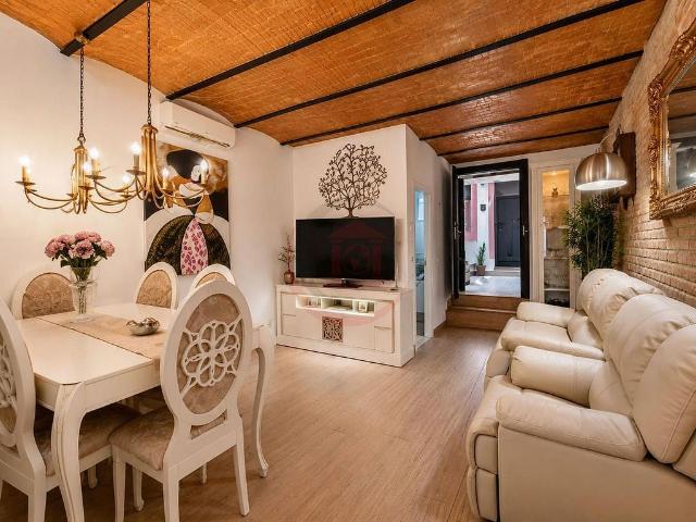 Dúplex en venta en Barcelona, de 90 m² 4 habitaciones por 390.000