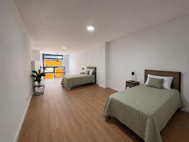 Dúplex en venta en Barcelona, El Camp de l´Arpa del Clot. Duplex buena zona. Dúplex.