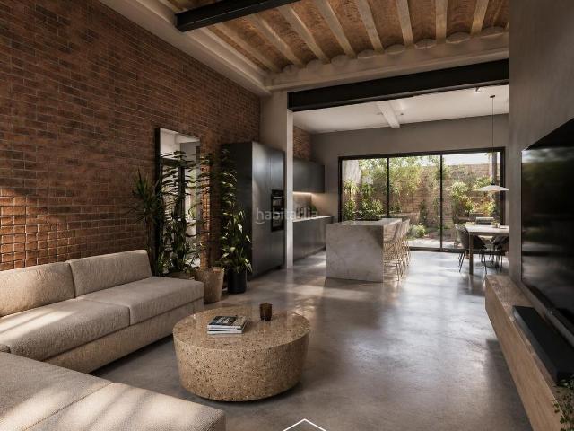 Dúplex en venta en Barcelona, El Poble Sec Parc de Montjuïc. Dos viviendas, unidas por diseño, independientes por elección. Dúplex.