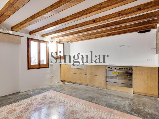 Dúplex en venta en Barcelona, Gòtic. DÚPLEX CON ENCANTO EN BARRI GÒTIC. Dúplex.