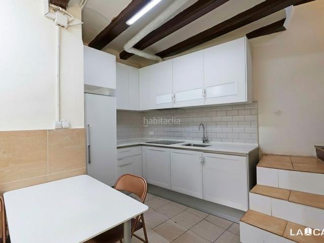 Dúplex en venta en Barcelona, Raval. Dúplex con local comercial independiente en pleno corazón de Ciutat Vella. Dúplex.