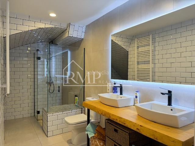 Dúplex en venta en Barcelona, Vila de Gràcia. Bajo dúplex reformado en Gràcia. Dúplex.
