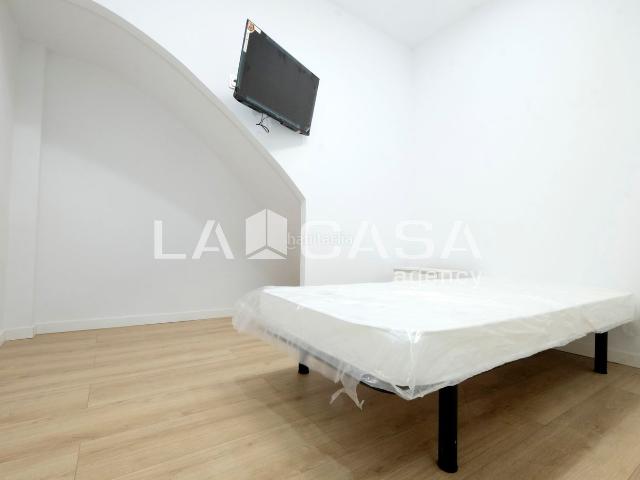 Dúplex en venta en Barcelona, Vilapicina Torre Llobeta. GRAN OPORTUNIDAD EN INMEJORABLE ZONA!. Dúplex.