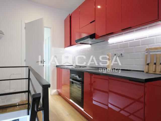 Dúplex en venta en Barcelona, Vilapicina Torre Llobeta. local sin cedula de habitabilidad. Dúplex.