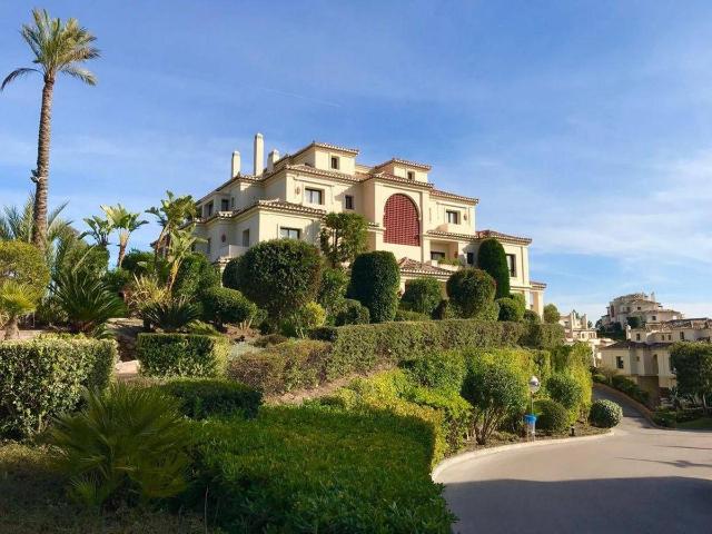 Dúplex en Venta en Benahavís pueblo
