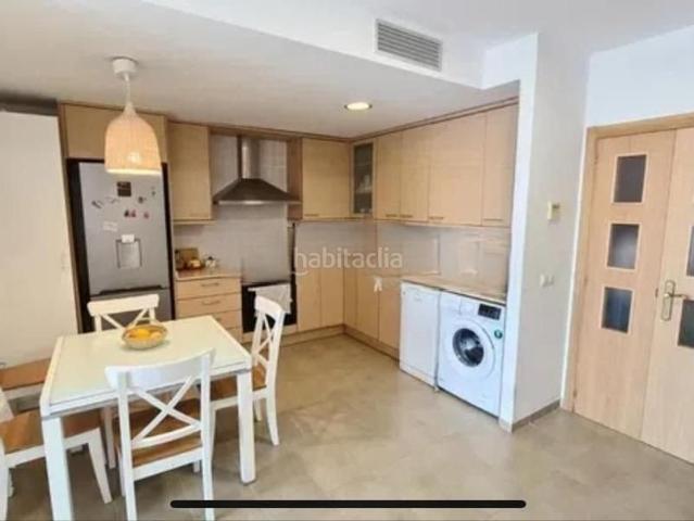 Dúplex en venta en Benicarló, Pueblo. Ático Dúplex Luminoso con Terraza y Amplias Zonas Comunes en Entorno Tranquilo. Dúplex.
