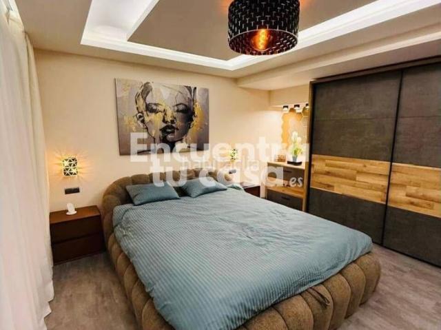 Dúplex en venta en Benidorm, Rincón Alto. Dúplex de diseño en Avenida de París, Rincón de Loix reforma integral, piscina y estilo listo para estrenar. Dúplex.