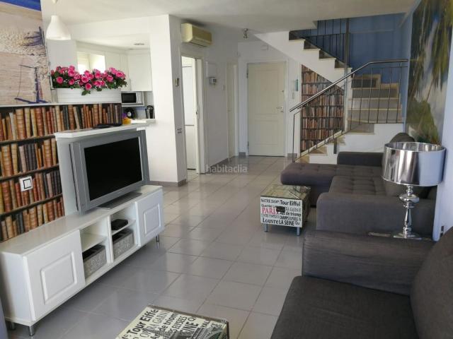Dúplex en venta en Benidorm, Rincón Alto. Espectacular Duplex en la maravillosa urbanizacion vila marina con increibles vistas al mar, con una tranquilidad inmejorable. Dúplex.