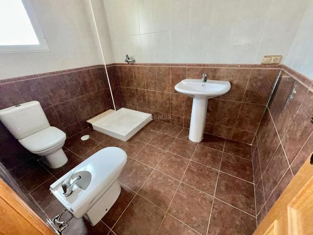 Dúplex en venta en Bigastro. ESTUPENDO DUPLEX EN BIGASTRO CON PORCHE, GARAJE, AMPLIA TERRAZA, SEMINUEVO VISITELO SIN COMPORMISO!. Dúplex.