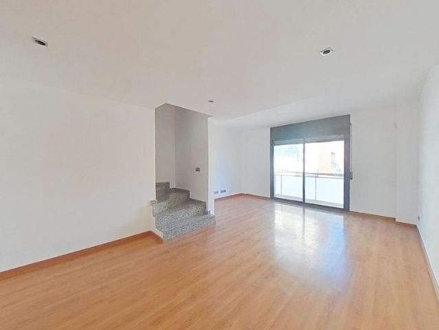 Dúplex en venta en Gavà, de 142 m² 3 habitaciones por 379.500