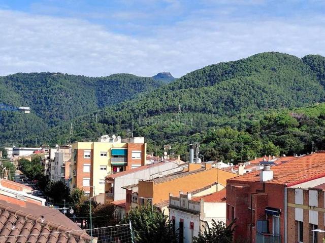 Dúplex en venta en Garriga La, Nord Oest Can Noguera. LA GARRIGA. PISO DÚPLEX, GRAN SALÓN, COCINA, 3 HABITACIONES DOBLES, UNA SUITE, 2 BAÑOS, 2 TERRAZAS, LUMINOSO, VISTAS, CÉNTRICO. Dúplex.