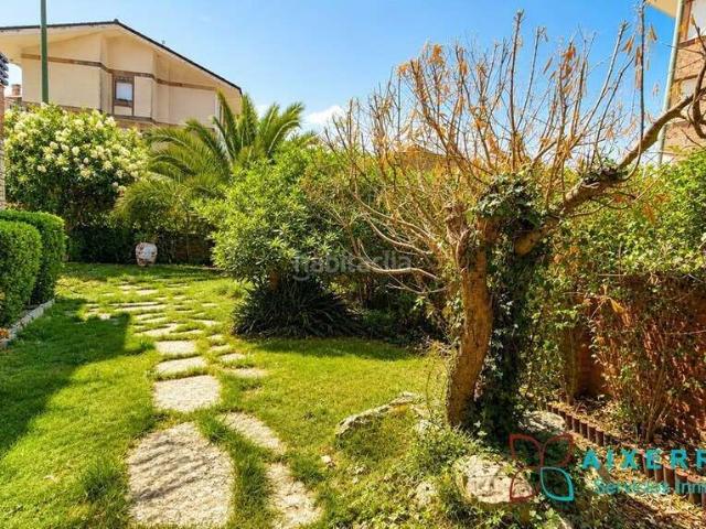 Dúplex en venta en Getxo, Santa María de Getxo. Getxo, Arrigunaga, exclusivo dúplex con amplio jardín junto a la playa. Dúplex.