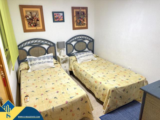 Dúplex en venta en Guardamar del Segura, Las Viñas. Apartamento dúplex con terraza, en la provincia de Alicante, en la localidad de Guardamar del Segura. 3 habitaciones 130 m² A. Dúplex Guardamar.