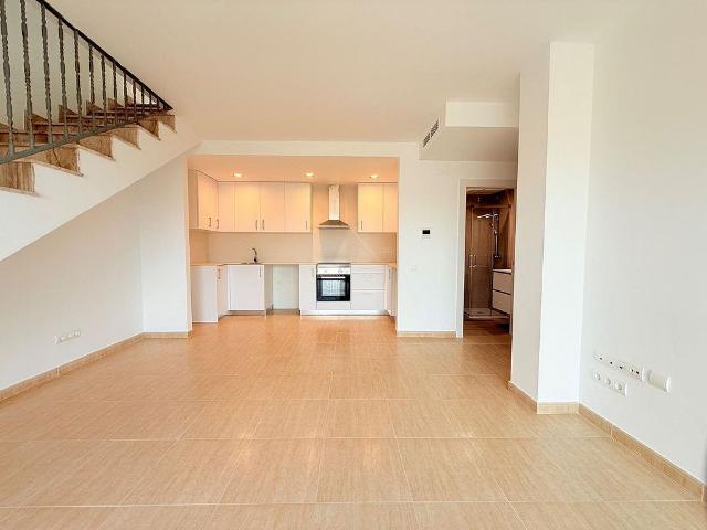 Dúplex en venta en calle Benavente, Deltebre, de 76 m² 2 habitaciones por 138.000