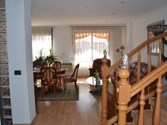 Dúplex en Venta en Ensanche Parque del Oeste