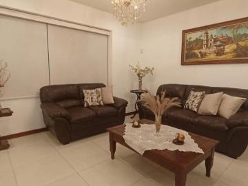 Dúplex en venta en el señorial Cayma, 1er y 2do piso con dos cocheras