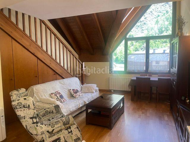 Dúplex en venta en Esterri d´Àneu Pirineos. Duplex de dos habitaciones y dos lavabos en el centro de Esterri d'Àneu. Dúplex Esterri.