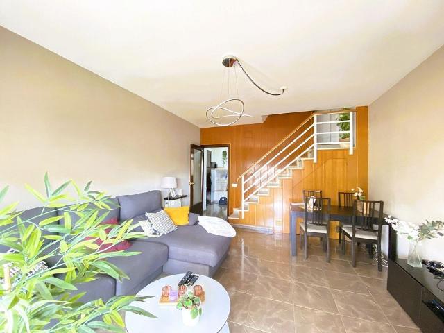 Dúplex en venta en Hospitalet de Llobregat, L´, de 118 m² 4 habitaciones por 335.000