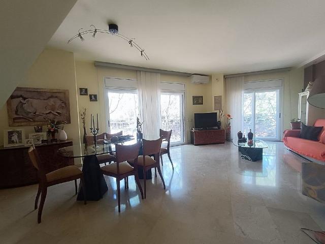 Dúplex en venta en Hospitalet de Llobregat, L´, de 130 m² 3 habitaciones por 435.000