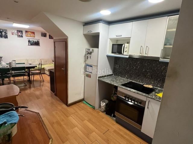 Dúplex en venta en Hospitalet de Llobregat L´, La Torrassa. Contáctame por WhatsAppAzul Dúplex Hospitalet de Llobregat.