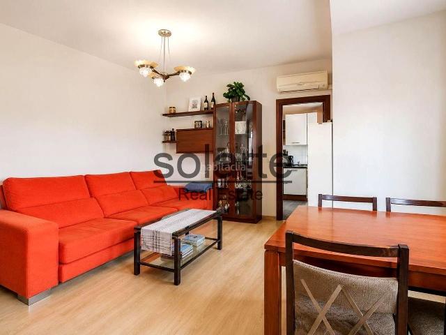Dúplex en venta en Hospitalet de Llobregat L´, Sant Josep. Espectacular ático dúplex con doble terraza en ubicación privilegiada. Dúplex Hospitalet de Llobregat.