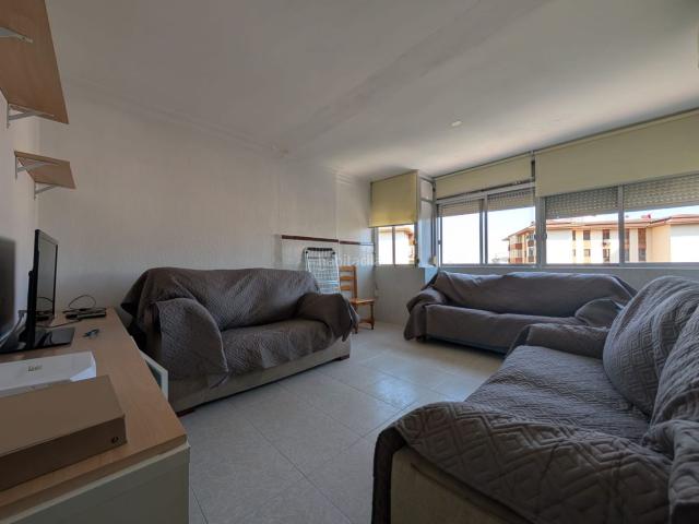 Dúplex en venta en Huelva, Fuentepiña. AMPLIO DÚPLEX DE 5 DORMITORIOS EN FUENTEPIÑA, JUNTO AL CAMPUS DE EL CARMEN. Dúplex.