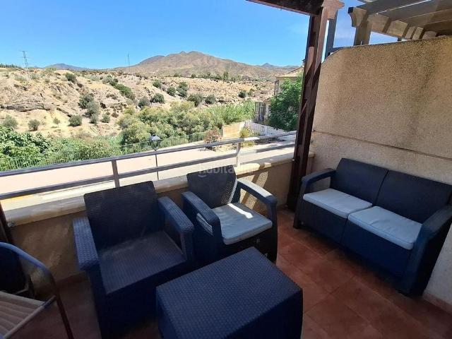 Dúplex en venta en Huércal Overa. Amplia vivienda adosada triplex en HuércalOvera con garaje, terrazas y 4 dormitorios. Dúplex Huércal.