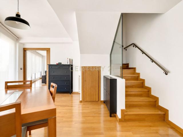 Dúplex en venta en Irun, Pinar Anaka Belaskoenea. Duplex amplio y luminoso listo para entrar a vivir en Anaka. Dúplex.