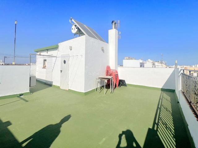 Dúplex en venta en Isla Cristina. DÚPLEX EN EL CENTRO DE ISLA CRISTINA CON 3 DORMITORIOS, 2 BAÑOS Y AZOTEA PRIVADA. Dúplex Isla.