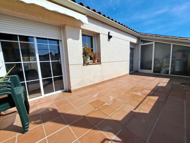Dúplex en venta en Olesa de Montserrat. Junto escuela Josep Ferrà i Esteva. Dúplex Olesa de.