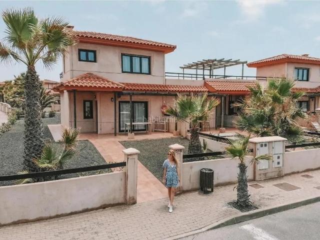Dúplex en venta en Oliva La, Lajares. ORIGO MARE DÚPLEX DE 2 DORMITORIOS Y 2 BAÑOS, CON AMPLIO JARDÍN PRIVADO. Dúplex Oliva.