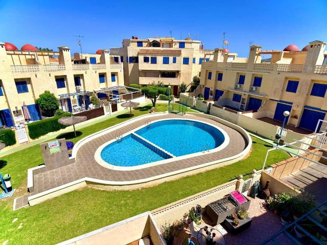 Dúplex en Venta en Los Nietos