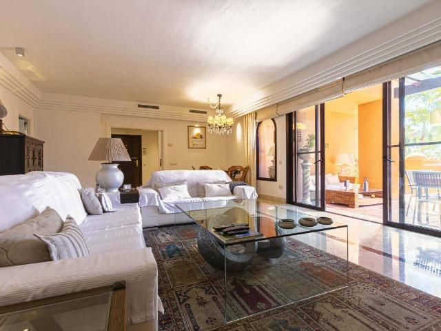 Dúplex en Venta en La Dama de Noche La Alzambra