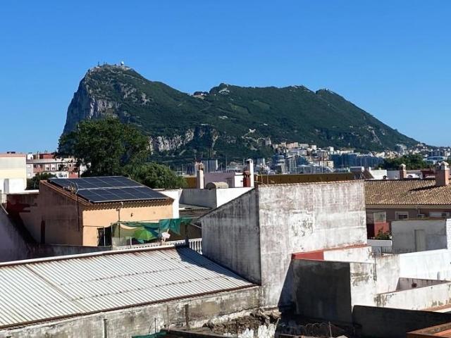 Duplex en venta en La Línea de la Concepción, La Colonia