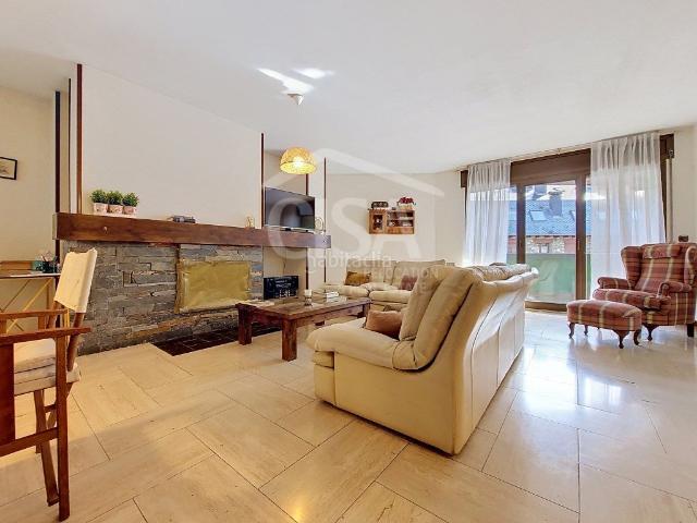 Dúplex en venta en La Massana, La Massana Pirineos. PISO DÚPLEX ACOGEDOR SITUADO AL CENTRO DE LA MASSANA. Dúplex La.