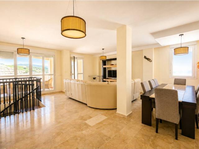 Dúplex en venta en la zona de Puerto de Duquesa