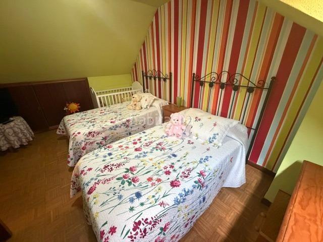 Dúplex en venta en León, Armunia. DÚPLEX 4 DORMITORIOS y 2 BAÑOS ZONA MICHAISA. Dúplex.