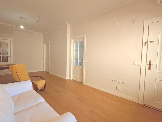 Dúplex en venta en Linares, La Zarzuela San José Belén. Luminoso Dúplex de 90 m² con Garaje, listo para entrar a vivir. Reforma reciente y excelente ubicación. Dúplex.