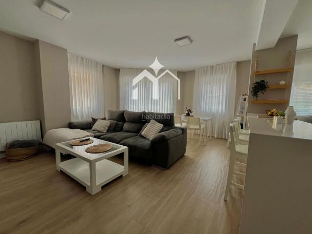 Dúplex en venta en Moaña. Dúplex reformado en el centro de moaña con vistas al mar. Dúplex.