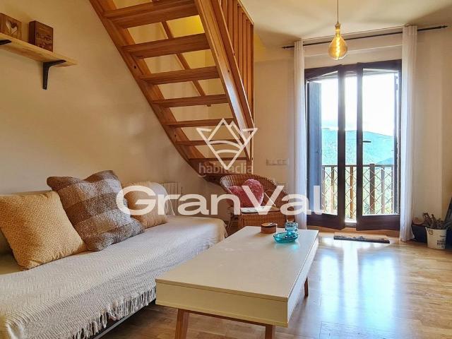 Dúplex en venta en Molina La. Acogedor dúplex en La Molina con buenas vistas. Dúplex Molina.
