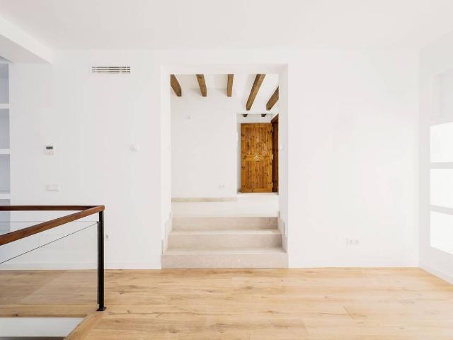 Dúplex en Venta en Monti Sion