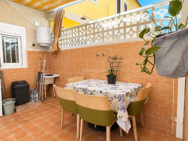 Dúplex en venta en Mazarrón, Bahia. Dúplex con gran patio privado en Vía Axial, Puerto de Mazarrón. Dúplex.