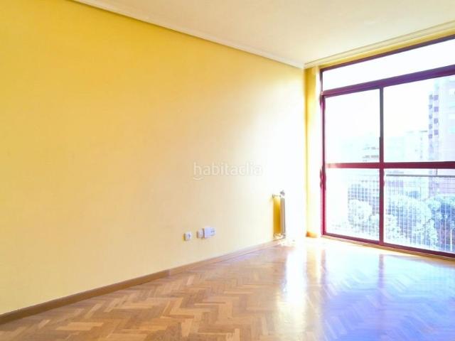 Dúplex en venta en Madrid, Costillares. DÚPLEX DE 2 DORMITORIOS EN URBANIZACIÓN. Dúplex.