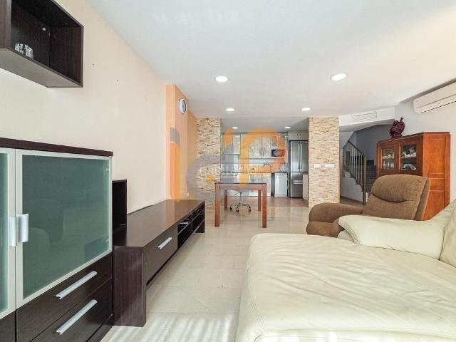 Dúplex en venta en Madrid, Cortes Huertas. Dúplex.