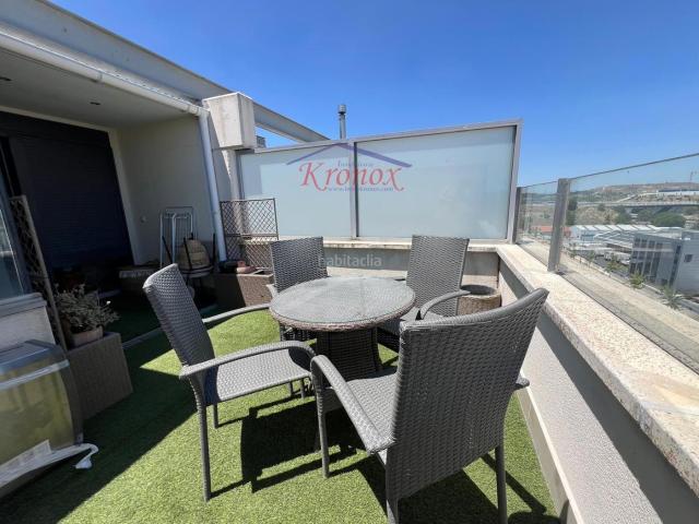 Dúplex en venta en Madrid, Ensanche de Vallecas La Gavia. Duplex con terraza y amplia plaza de garaje. Dúplex.